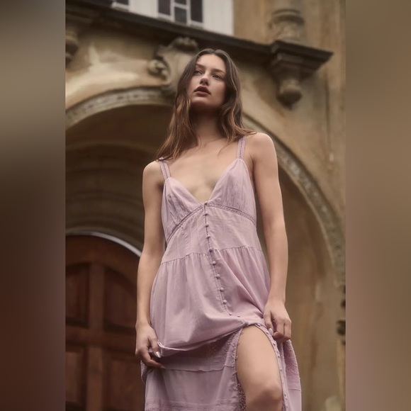 ✨sold✨FREE PEOPLE Isabella Ethereal Maxi Slip - Picture 3 of 7